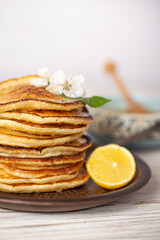 Pancakes with honey, lemon