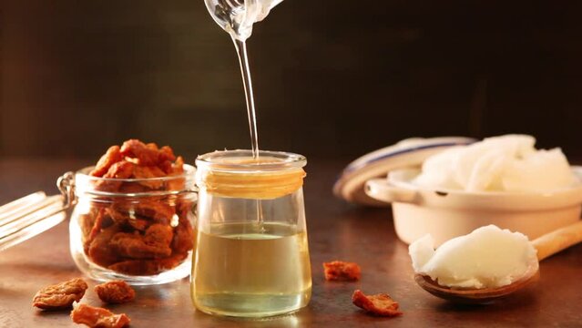 Melted flowing lard.