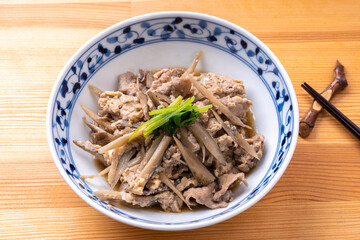 豚肉とごぼうの柳川風