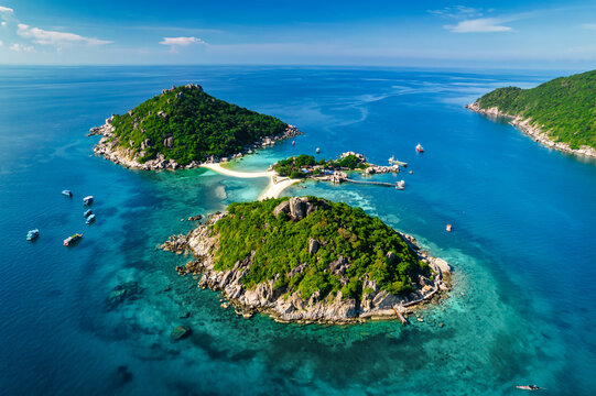 Aerial shot of the idyllic tropical island of Koh Nang Yuan and its famous viewpoint, Thailand