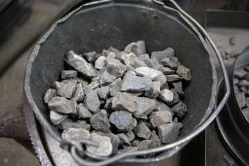 Laboratory samples to check the quality of the crushing complex.