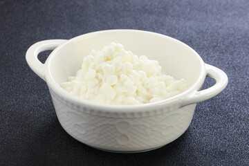 Dietary granulated cottage cheese for breakfast
