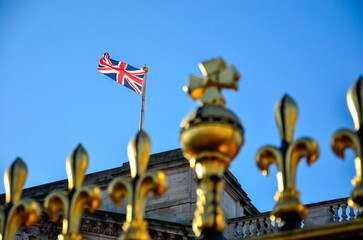 Union jack flag at Buckingham palace - obrazy, fototapety, plakaty