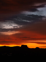 Pedra do Baú, São Bento do Sapucaí, São Paulo: Amanhecer com a silhueta do Complexo da Pedra do Baú, Ana Chata e Bauzinho