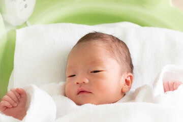 生後間もない赤ちゃん　新生児