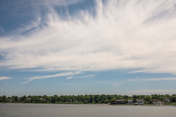 Obraz na płótnie Canvas river and clouds
