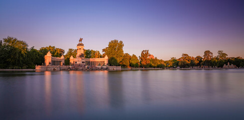 Atardecer en el Estanque Grande de el Retiro, Madrid, Espa&ntilde;a