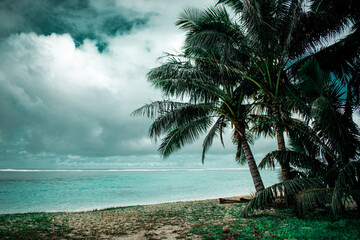 Cooks Islands, Aitutaki's lagoon is an amazing place to discover. Turqouise water, underwater world with many colorful fish, small islands and private beaches. It's definitely place to visit! - obrazy, fototapety, plakaty