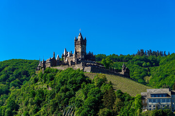 Fototapeta na wymiar Town of Cochem with the imperial Castle. Historic european castle