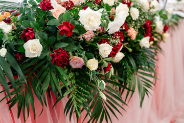bouquet of red roses