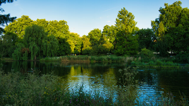 sch&ouml;ner gr&uuml;ner Park von London