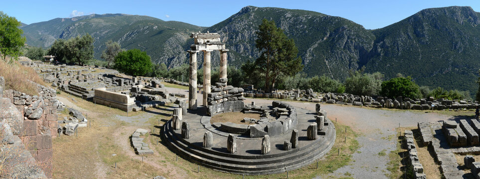View at the archaeological site of Delfi in Greece