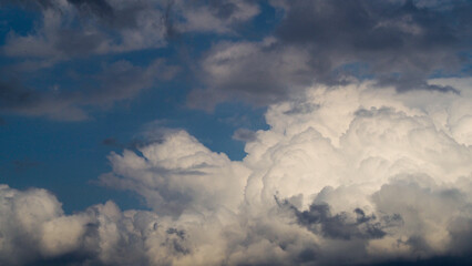 Convection de cumulus, par temps instable et orageux