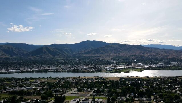 Hyperlapse of mountain and Columbia River overlooking Wenatchee, WA USA.