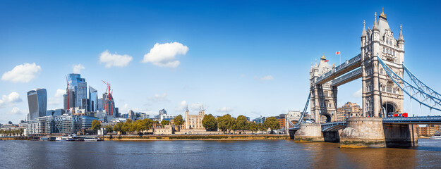 Fototapeta panoramic view at the skyline of london obraz