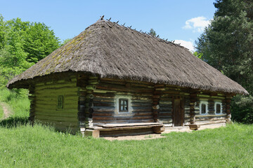 Fototapeta na wymiar traditional ukrainian village wood house
