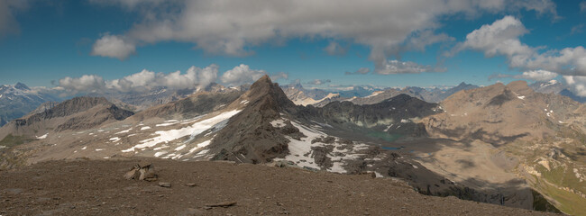 the summit of the Ouille Noire not far from the Vanoise offers a unique and very wide view on the French and Italian Alps