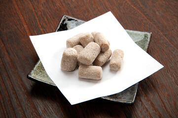 愛媛県産の駄菓子、麦こがし飴