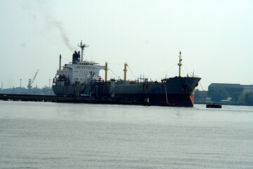 Obraz premium Anchored Ship at Sea, Kochi