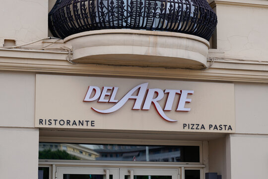 Pizza ristorante del arte sign text and brand logo facade of Fastfood Casual pizzas restaurant of the art