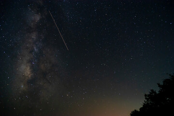 Obraz na płótnie Canvas 星 流れ星 天の川 夜 天体観測