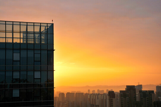 sun ray is go down and amazing dramatic orange cloud © 曹宇