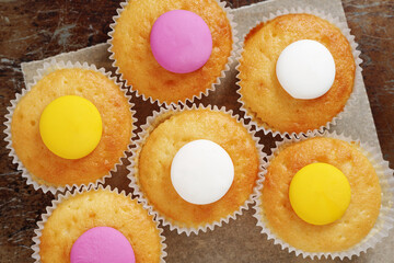 Cakes with lemon flavors