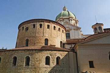 Brescia, la cupola della Cattedrale di Santa Maria Assunta ed il Duomo Vecchio