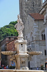 Brescia, fontana di Piazza Paolo VI - obrazy, fototapety, plakaty