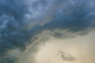 Obraz premium Dark sky and clouds. Beautiful clouds and thunder.