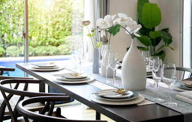 decoration dinner table in dining room