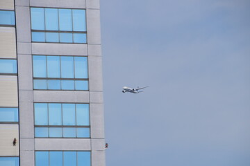 Obraz premium A plane in the sky, Japan