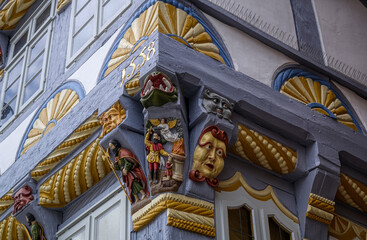 Detail eines historischen Fachwerkhauses in der Altstadt von Hameln