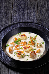 scallops with white wine cream sauce, top view