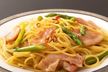 アスパラとベーコンのペペロンチーノ