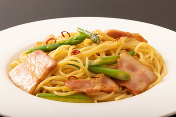 アスパラとベーコンのペペロンチーノ