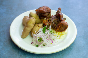 Chicharron Dorado, plato típico de Peru.