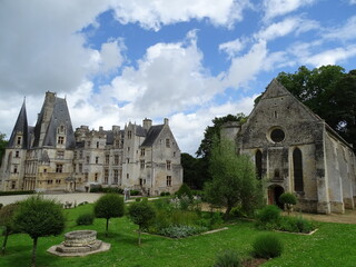 Fototapeta na wymiar Château de Fontaine-Henry