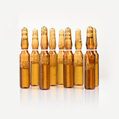 cosmetic ampoule for injections from glass