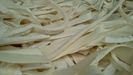 Sponge waste that is harmful to the environment and difficult to decompose