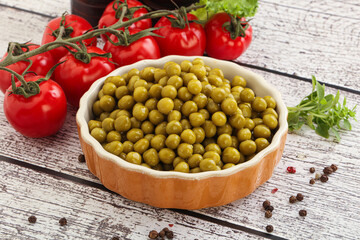 Canned sweet green peas conserve