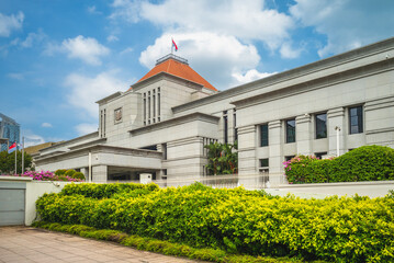 Parliament House of Singapore by river - obrazy, fototapety, plakaty