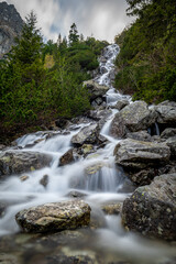 Fototapeta na wymiar Wasserfall in der hohen Tatra