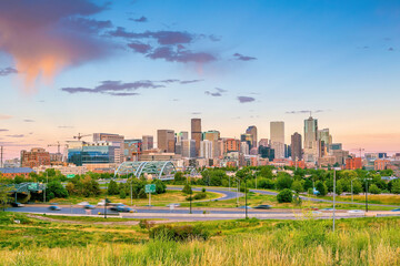 Denver downtown city skyline, cityscape of Colorado in USA - obrazy, fototapety, plakaty
