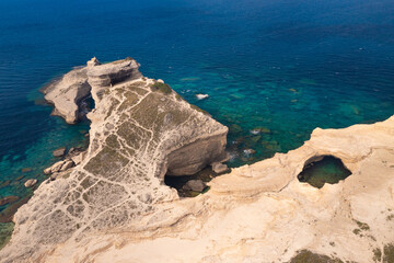 Grotte marine de l'Orca à la pointe Saint Antoine à Bonifacio en Corse du Sud
