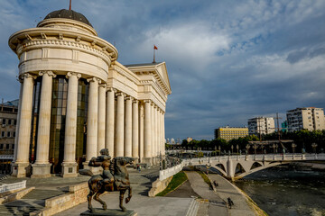 Statue and archeological museum in Skopje, Republic of Macedonia. 17.10.2019 - obrazy, fototapety, plakaty