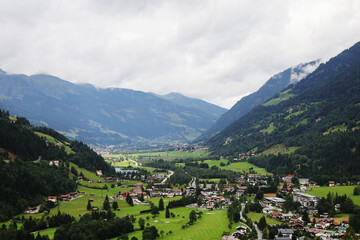 Fototapeta na wymiar The panorama of Gastein valley from Bad Gastein, Austria
