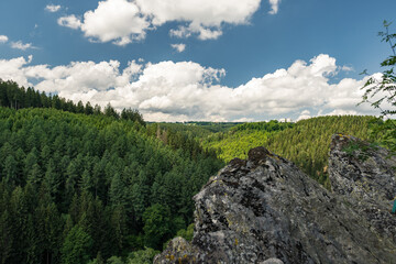 Fototapeta na wymiar Engelsley Panorama Monschau Felsformation im Sommer