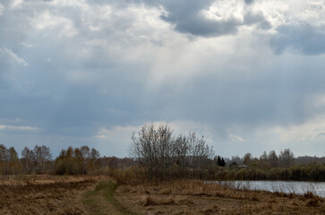 Obraz premium Early spring landscape with a lake