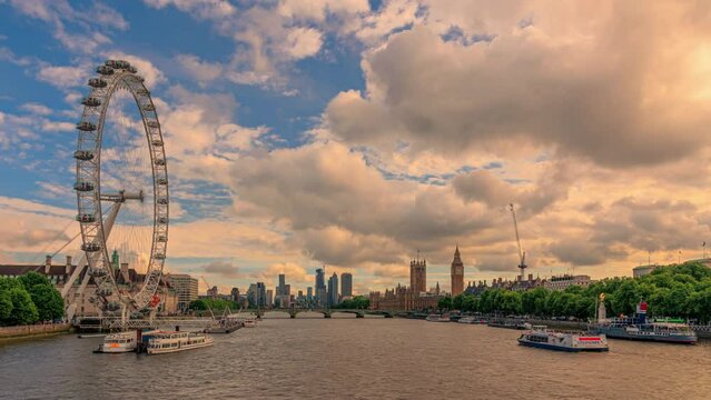Timelapse London Eye, Big Ben and Westminster from Golden Julilee Brigde